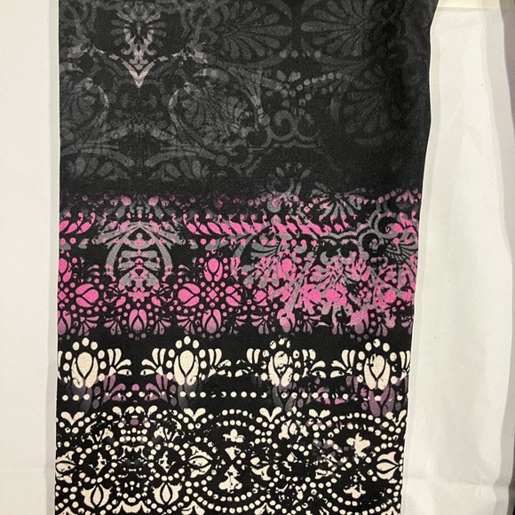 Calia by Carrie Underwood Small Medallion Ankle Length Workout Pants - Picture 6 of 8